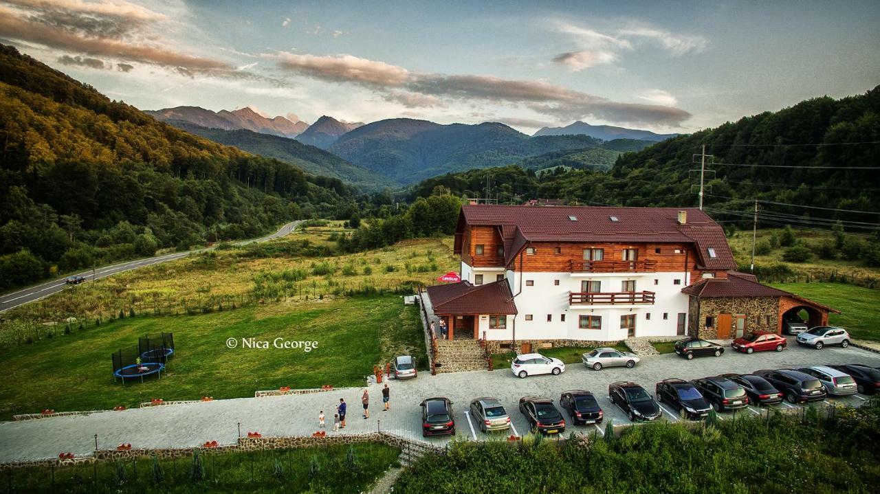 Hanul Patrisiei Cârțișoara Exterior photo